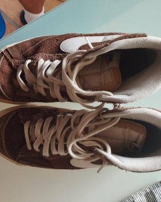 SCARPE NIKE SCAMOSCIATE TIPO VINTAGE!!
