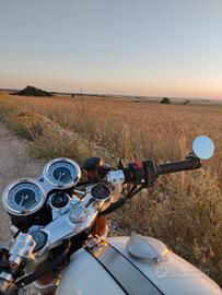  TRIUMPH THRUXTON 1200 R