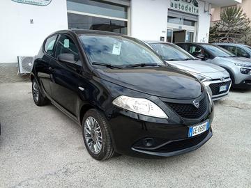 Lancia Ypsilon 1.0 Hybrid 70cv Gold