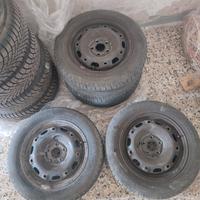 Pneumatici nokian 185/60 R14 estivi+cerchi