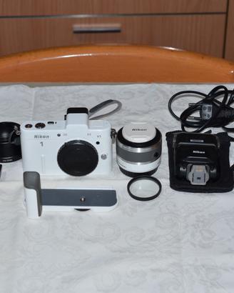 Nikon 1V1 corredo