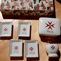 Set da fumo vintage in porcellana con Croce di Mal