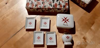 Set da fumo vintage in porcellana con Croce di Mal