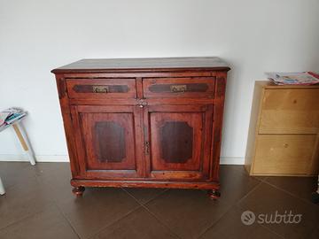 piccola credenza antica 