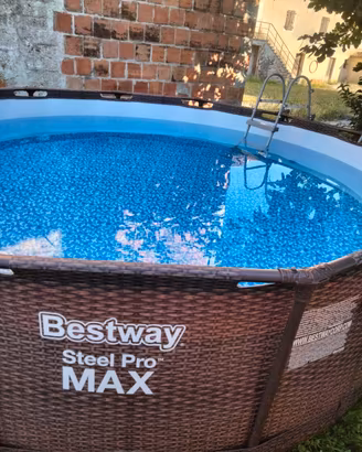 piscina Bestway con accessori 