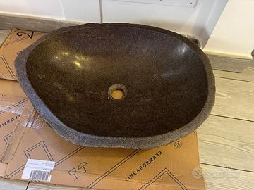 Lavabo sospeso pietra