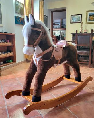 cavallo adondolo