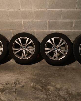 Cerchi in lega con gomme invernali 205 / 55 / R16