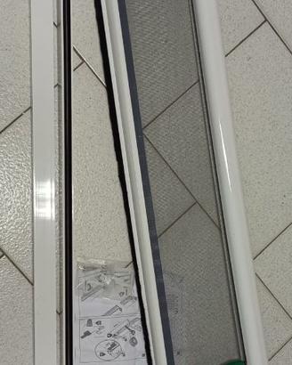 Zanzariera a rullo in PVC ritagliabile