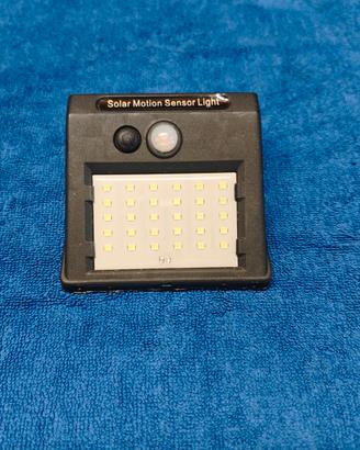 Applique solare a led con rilevatore di movimento