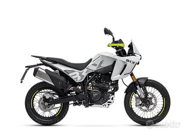 Benelli BKX 300 My26 Bauletto GIVI omaggio !