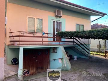 MONFALCONE Casetta indipendente. V441