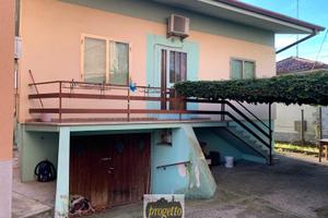 MONFALCONE Casetta indipendente. V441