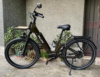 Bicicletta pedalata assistita XP City suv trekking