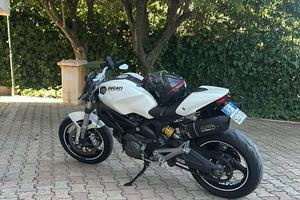Ducati monster 696