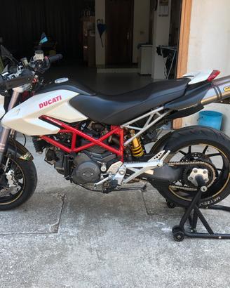 Ducati Hypermontard 1100