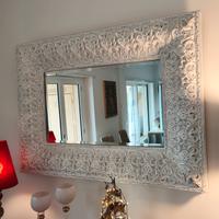 Specchio con cornice bianca Confalone, 