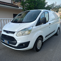 Ford transit custom passo lungo