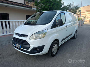 Ford transit custom passo lungo