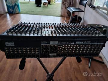 mixer Behringer XL2400