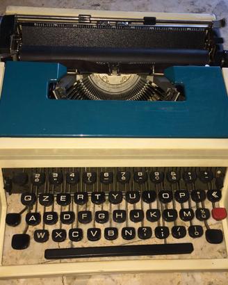 macchina da scrivere Olivetti vintage