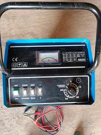 Carica batterie e avviatore professionale..