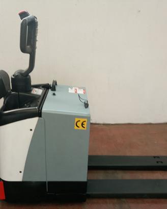 345A TRANSPALLET ELETTRICO UOMO BORDO