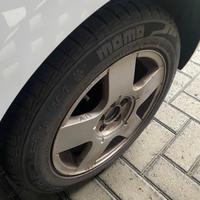 Pneumatici con cerchi