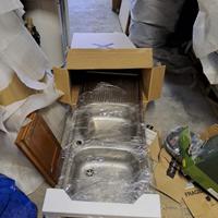 Lavello con due vasche  e gocciolatoio a sinistra 