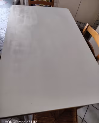 tavolo in Regno con ripiano in marmo