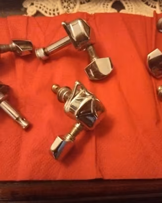 meccaniche per chitarra elettrica