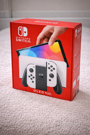 Nintendo Switch OLED nuova sigillata (mai aperta)