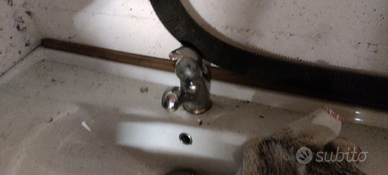 Mobile bagno più lavandino e miscelatore