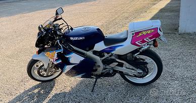 Suzuki RGV 250 - 1996