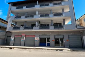 Locale commerciale 160 mq Aversa Nord