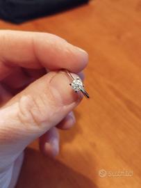 ANELLO IN ORO CON DIAMANTE