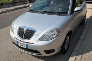 Lancia ypsilon 2007