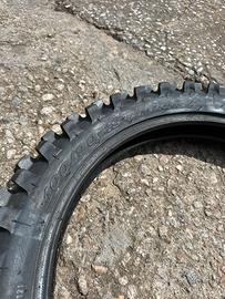 Gomma pirelli mid soft 100/90/19