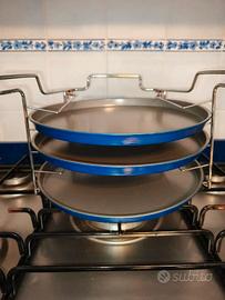 Tre teglie pizza con supporto per cottura