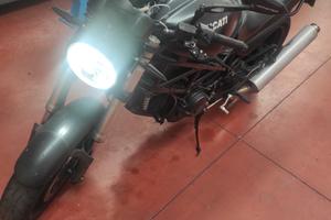Ducati Monster 695