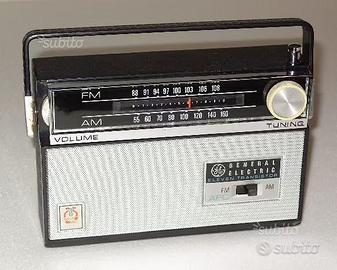 General Electric P1820L FM/AM radio vintage 60