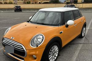 Mini Cooper F55 5 porte 1.5 twinturbo