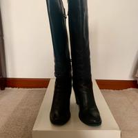 Stivale nero in pelle di vitello