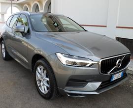 VOLVO XC60 D4 MOMENTUM Aziendale