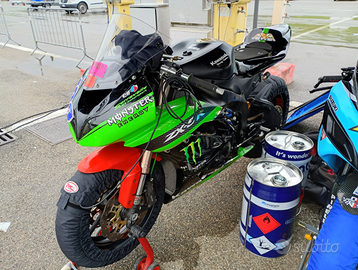 Kawasaki zx6r pronto pista