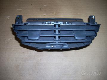 Bocchetta d'aria peugeot 2008 anno 2016