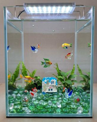 Oggetti in vetro soffiato, biglie da acquario e so