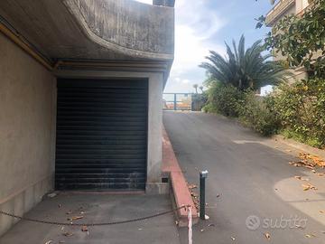 Deposito C/2 in Zona Via Dei Piccioni/Martelli Cas