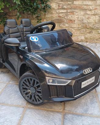Audi elettrica giocattolo
