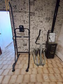 palestra completa con tutti i suoi pesi